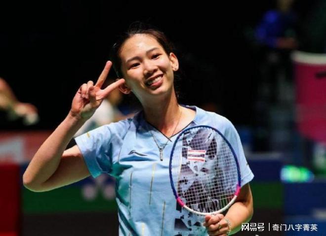 评论员都表 评论员都表