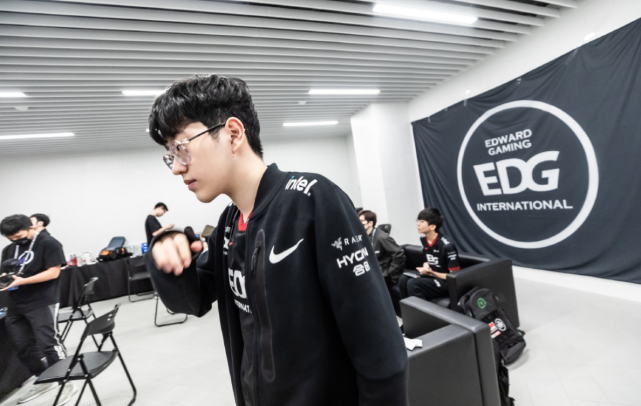 守护自己的 守护自己的